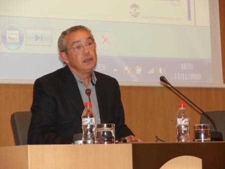 Carlos López durante su ponencia./ Angie