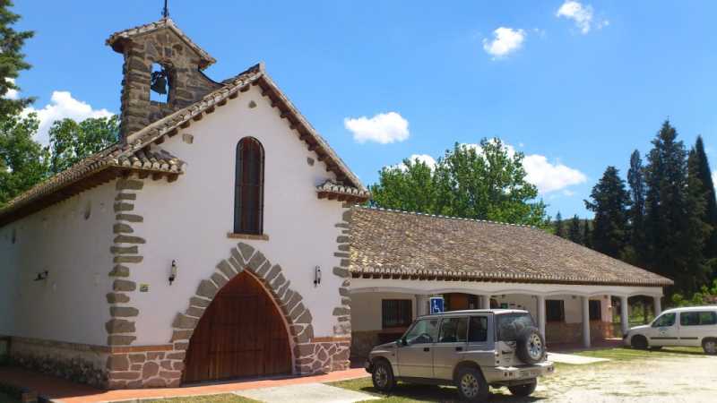 Centro de interpretación La Resinera. Antigua iglesia y colegio del complejo. Fuente: elaboracion propia.