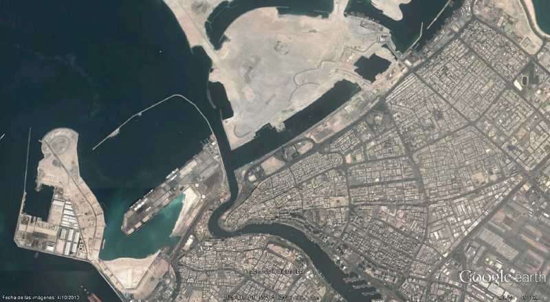 Dubai, una "ciudad" con ansias de mar. Fuente: Google Earth