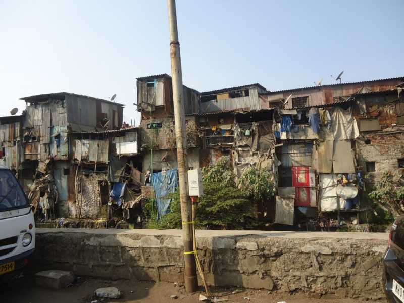 Suburbio de Dharavi. Fuente: panoramio.com