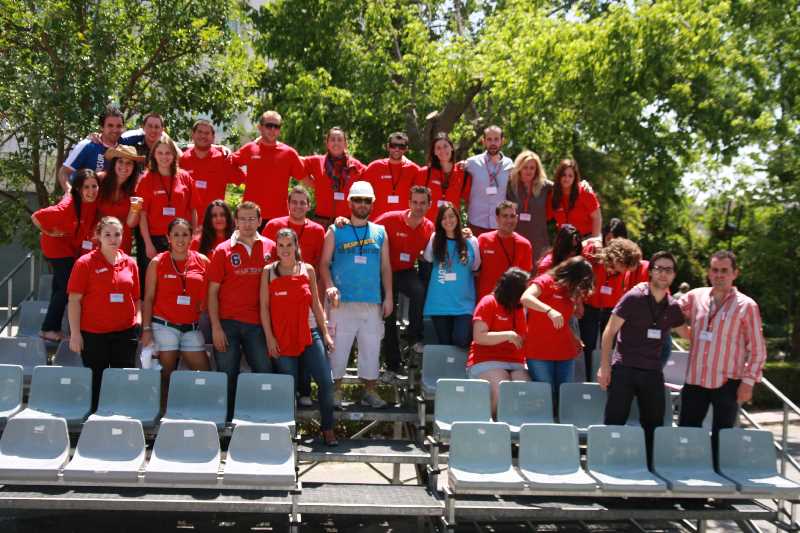    Grupo de voluntarios para la Semana de la Construcción. Fuente: coaatgr.es