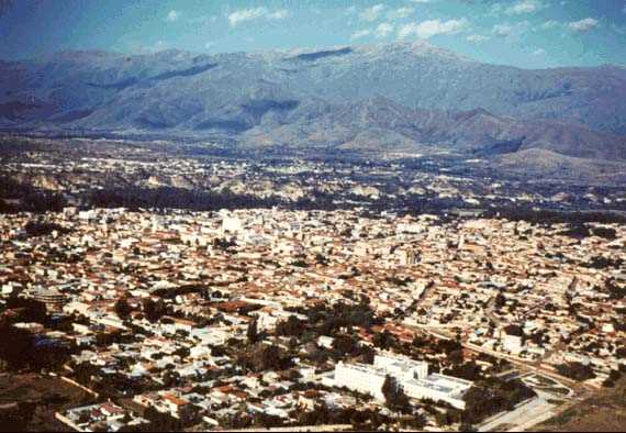 Vista aérea de Tarija. Fuente: ww.mirabolivia.com 