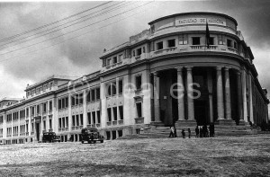Vista de la Facultad en las fechas de su inauguración. Junio de 1944. TOrres Molina/IDEAL